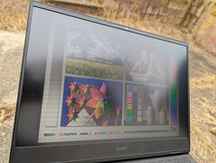 Draußen in direktem Sonnenlicht