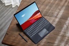 Das Microsoft Surface Pro X könnte im Oktober ein Upgrade mit deutlich mehr Leistung erhalten. (Bild: Microsoft)