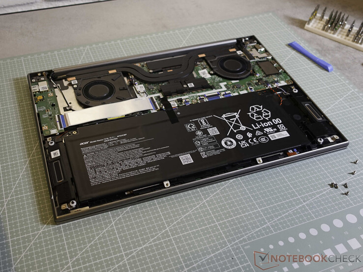 Zwei Lüfter und Heatpipes im Acer Swift 16