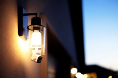 Die Wyze Bulb Cam kombiniert eine Glühbirne mit einer Überwachungskamera. (Bildquelle: Wyze)