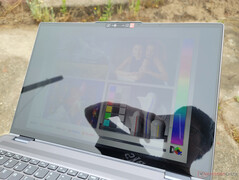 Im Freien an einem hellen, bewölkten Tag