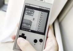 Der Paper Boy S3 emuliert Game-Boy-Spiele auf einem E-Ink-Touchscreen.