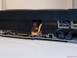 Die RTX 4080 Super Gaming OC verwendet insgesamt neun Kupfer-Heatpipes