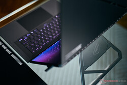 Asus ROG Zephyrus Duo GX651