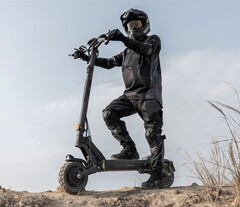 Die starken E-Scooter von Ausom gibt es aktuell mit sattem Rabatt. (Bildquelle: Ausom)