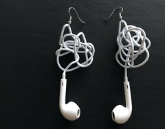 Trendbewusste Menschen tragen Apple EarPods an den Ohren – alles wie immer eben. (Bild: Aleia Murawski)