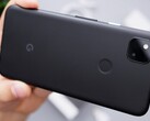 Google halbiert die Laufzeit einiger Pixel 4a per Update, bietet Nutzern aber einen kostenlosen Akku-Tausch. (Bildquelle: Daniel Romero)