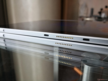 ARM (oben) vs. Intel (unten). Pogo-Pins zwischen Intel und AMD-Variante inkompatibel