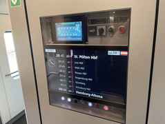 Anzeigesystem im Liege-/Schlafwagen. (Foto: Andreas Sebayang/Notebookcheck.com)