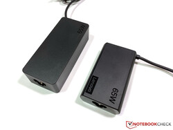 Das neue 65-Watt-Netzteil ist kompakter geworden.