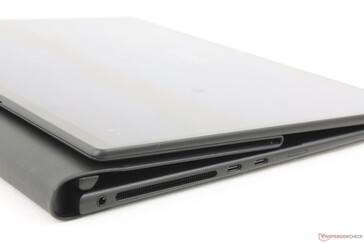 Tabletmodus. Wie man sieht, ist der Laptop so unten deutlich dicker als oben.