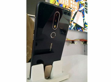 und Dual-Kamera auf der Rückseite