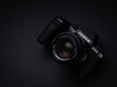 Die Fujifilm X-S10 verzichtet auf dedizierte Räder zum Einstellen der Belichtungszeit und des ISO-Werts. (Bild: Fujifilm)