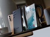 Nicht nur das Galaxy S22 Ultra/Note, auch Galaxy S22 und Galaxy S22+ sollen diesmal aus Glas sein und jede Menge Zubehör erhalten. (Bild: LetsGoDigital)