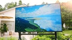 Sylvox präsentiert mit dem Frameless Pro einen annähernd rahmenlosen Outdoor-TV.