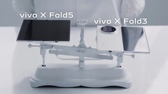 Vivo verspricht nicht nur eine ultraleichte sondern auch eine robustere X Fold 5 Alternative zum Samsung Galaxy Z Fold 7. (Bildquelle: Vivo)