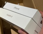 Die vermeintliche Mi 11-Box facht Gerüchte über eine Zubehör-freie Box an, ähnlich wie bei Apples iPhone 12-Verpackung.