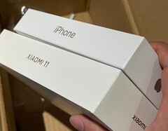 Die vermeintliche Mi 11-Box facht Gerüchte über eine Zubehör-freie Box an, ähnlich wie bei Apples iPhone 12-Verpackung.
