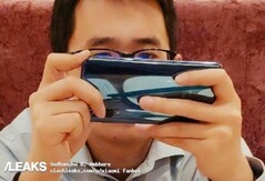 Das Mi 9 zeigt erstmals seinen entzückenden Rücken und verrät damit wohl die Triple-Cam.