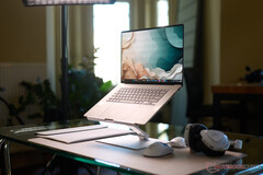 Asus Zenbook A16 mit Snapdragon X2 Elite Extreme