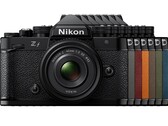 Die Nikon Z f lehnt sich an das Design der analogen Nikon FM2 an. (Bild: Nikon)