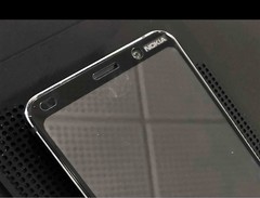 Die ersten Bilder eines Nokia 9-Prototypen zeigen uns die notchfreie Frontseite.