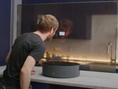 Linus hat den transparenten Mi TV Lux ausprobiert. Mehr als 6000 Euro kostet der Spaß, ohne Steuern.