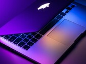 Apple testet ein neues Feature zur Verlängerung der Lebenszeit des MacBook-Akkus. (Bild: Dmitry Chernyshov, Unsplash)