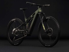Das Stereo Hybrid ONE44 HPC TM 800 ist ein neues, leistungsstarkes E-Bike