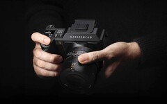 Die Hasselblad X2D setzt auf einen stabilisierten 100 Megapixel Mittelformat-Sensor. (Bild: Hasselblad)