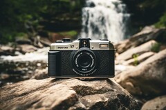 Die Pentax 17 startet als brandneue Halbformat-Kompaktkamera. (Bild: Pentax)