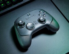 Razer spendiert dem Wolverine V3 Pro in der neuesten Revision die 32-fache Abfragerate. (Bildquelle: Razer)