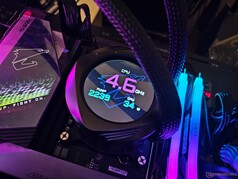 Aorus Waterforce X II 360: Pumpen-LCD-Anzeige