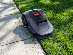 Brandneu: Der Natural Expressions P7 Mähroboter.