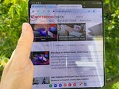 Da das 2023er Modell kaum verbessert wurde, kann das Samsung Galaxy Z Fold 4 der bessere Deal sein (Bild: Marcus Herbrich)