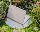 Das Zenbook S16 setzt auf ein besonders dünnes Ceraluminum-Gehäuse. (Bildquelle: Asus)