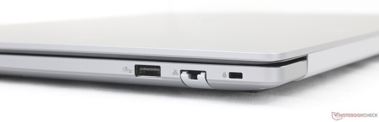 Rechte Seite: USB-A 3.2 Gen. 1 (5 Gbit/s), RJ-45 (1 Gbit/s), Kensington-Lock