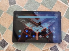 Das Outdoor-Tablet aus dem Hause Oukitel ist mit einem 10,1 Zoll großen FHD+-Display ausgestattet.