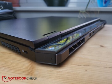 Hintere Lüftergitter sind austauschbar, haften magnetisch