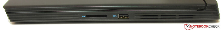 Rechte Seite: Speicherkartenleser (SD), USB 3.2 Gen 1 (Typ-A)