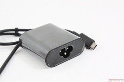 Mobiles, vielseitiges USB-Typ-C-Netzgerät, das auch zum schnellen Aufladen anderer Geräte geeignet ist