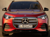 Der neue Mercedes GLA startet als Elektroauto mit 800-Volt-Technik, verlangt an 400-Volt-Schnellladesäulen jedoch nach einem aufpreispflichtigen DC-Booster.