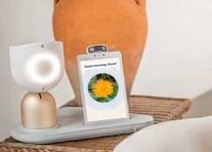 Der ElliQ Roboter soll Menschen Gesellschaft leisten und dabei einige nützliche Features bieten. (Bild: ElliQ)