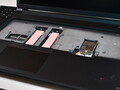 Die zwei zusätzlichen SSD-Steckplätze unter der Tastatur des Lenovo ThinkPad P16 Gen 3.
