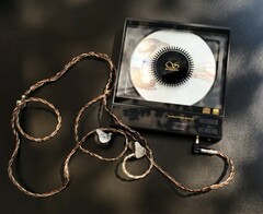 Der neueste CD-Player von Shanling besitzt auch einen symmetrischen 4,4 mm Kopfhöreranschluss. (Bildquelle: Shanling)