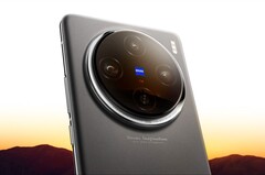 Das Vivo X100 Pro besitzt gleich drei 50 MP Kameras mit Zeiss-Objektiven. (Bild: Vivo)