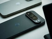 Der Nachfolger des abgebildeten Google Pixel 10 Pro soll eine LED-Beleuchtung erhalten.