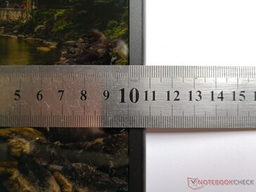 Schmale seitliche Displayränder