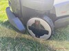Die Vorderräder des RockMow Z120 LiDAR sind lenkbar