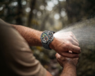 Die Rogbid SpinR Smartwatch hat eine integrierte Taschenlampe